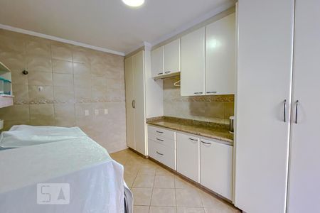 Casa à venda com 610m², 3 quartos e 5 vagasLavanderia