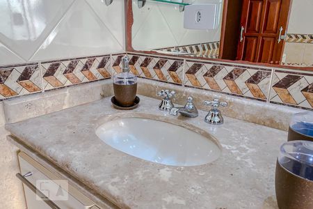 Casa à venda com 610m², 3 quartos e 5 vagasDetalheBanheiro da Suite