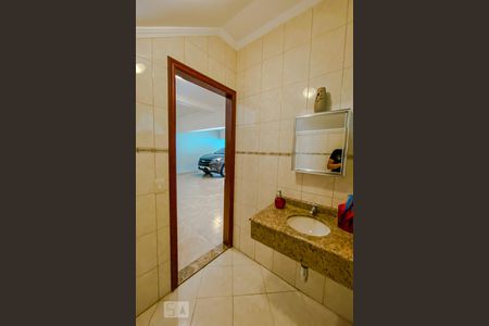 Casa à venda com 610m², 3 quartos e 5 vagasBanheiro Área comum - Churrasqueira