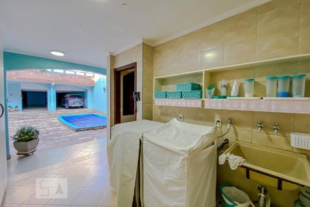 Casa à venda com 610m², 3 quartos e 5 vagasLavanderia