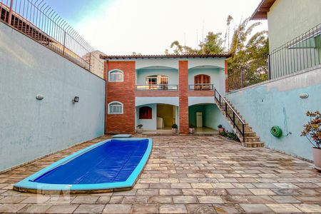 Casa à venda com 610m², 3 quartos e 5 vagasÁrea comum - Piscina