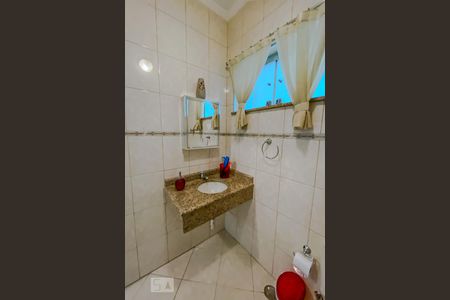 Casa à venda com 610m², 3 quartos e 5 vagasBanheiro Área comum - Churrasqueira