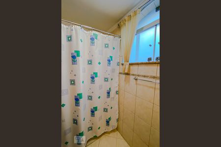 Casa à venda com 610m², 3 quartos e 5 vagasBanheiro do Quarto de Serviço