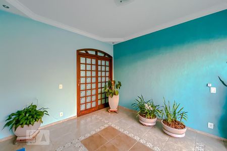 Casa à venda com 610m², 3 quartos e 5 vagasEntrada