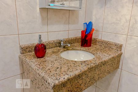 Casa à venda com 610m², 3 quartos e 5 vagasBanheiro Área comum - Churrasqueira