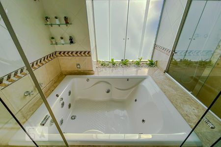 Casa à venda com 610m², 3 quartos e 5 vagasDetalheBanheiro da Suite