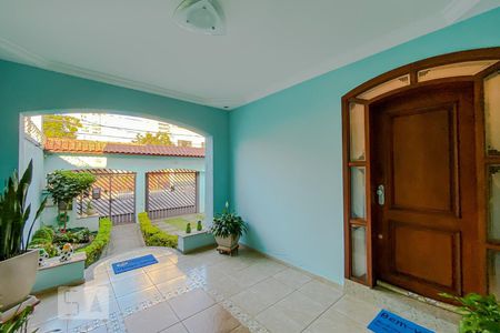 Casa à venda com 610m², 3 quartos e 5 vagasEntrada