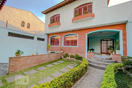 Casa à venda com 610m², 3 quartos e 5 vagasArea Comun