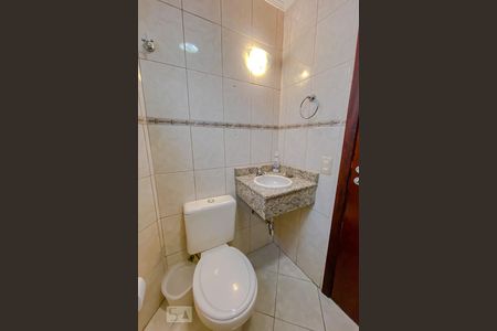 Casa à venda com 610m², 3 quartos e 5 vagasBanheiro do Quarto de Serviço