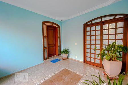 Casa à venda com 610m², 3 quartos e 5 vagasEntrada