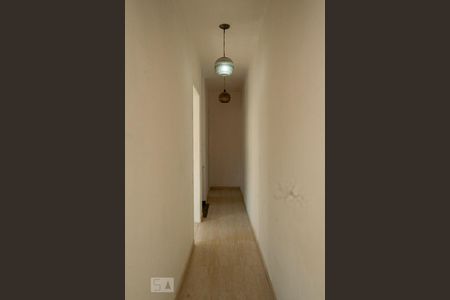 Casa à venda com 180m², 4 quartos e 2 vagasCorredor