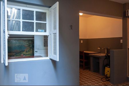 Casa à venda com 180m², 4 quartos e 2 vagasÁrea de Serviço 1