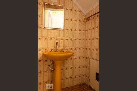 Casa à venda com 180m², 4 quartos e 2 vagasBanheiro 2