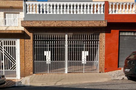 Casa à venda com 180m², 4 quartos e 2 vagasFachada