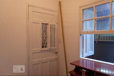 Casa à venda com 180m², 4 quartos e 2 vagasQuarto de Serviço