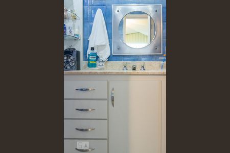 Apartamento à venda com 160m², 4 quartos e 2 vagasBanheiro do Quarto 1