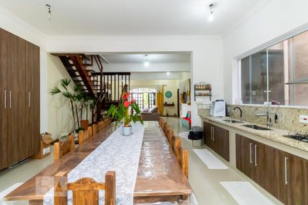 Sala e Cozinha de casa à venda com 3 quartos, 450m² em Vila Nova Galvão, São Paulo