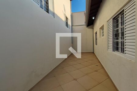 Casa à venda com 200m², 5 quartos e 5 vagasCasa fundo - Quintal