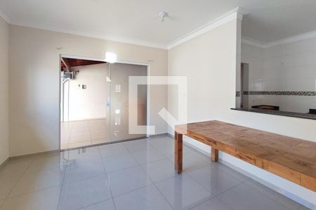 Sala de Estar e Jantar de casa à venda com 5 quartos, 200m² em Jardim Aero Continental, Campinas