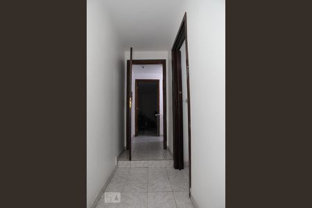Corredor interno de casa para alugar com 3 quartos, 195m² em Parque Terra Nova Ii, São Bernardo do Campo