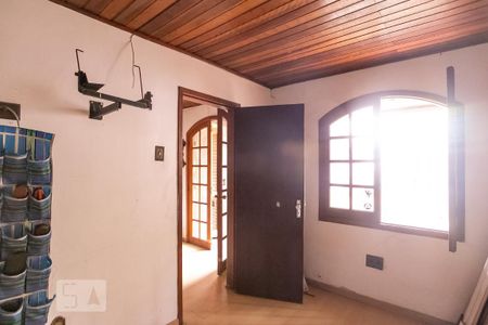 Casa para alugar com 360m², 4 quartos e 1 vagaQuarto dos fundos