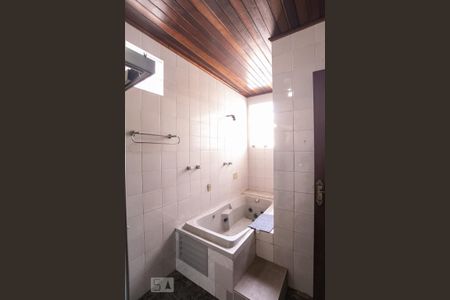 Casa para alugar com 360m², 4 quartos e 1 vagaBanheiro da Suíte