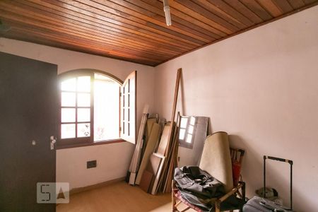 Casa para alugar com 360m², 4 quartos e 1 vagaQuarto dos fundos