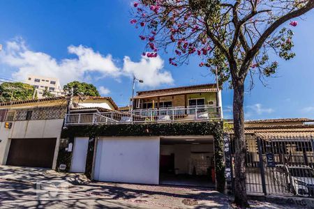 Apartamento para alugar com 120m², 2 quartos e 1 vagaFachada