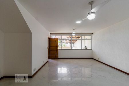 Sala de apartamento para alugar com 2 quartos, 120m² em Jardim Guanabara, Rio de Janeiro