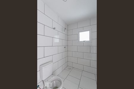 Banheiro de casa de condomínio à venda com 1 quarto, 47m² em Santa Tereza, Porto Alegre