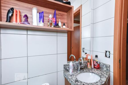 Banheiro de apartamento à venda com 2 quartos, 48m² em Bandeirantes (pampulha), Belo Horizonte