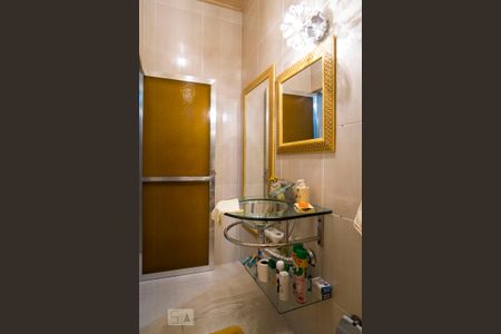 Casa à venda com 340m², 3 quartos e 2 vagasBanheiro da Suíte 1