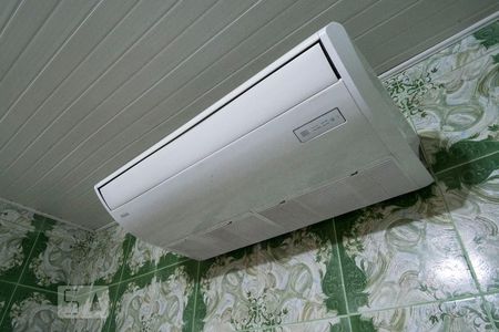 Detalhe da Sala de casa à venda com 3 quartos, 340m² em Vila Nova, Porto Alegre