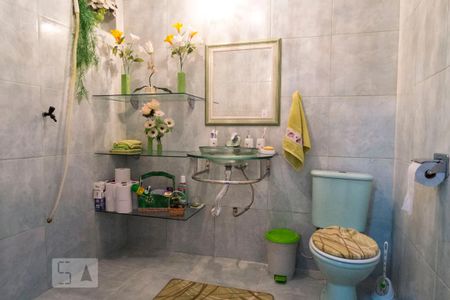 Casa à venda com 340m², 3 quartos e 2 vagasBanheiro Social