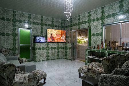 Sala de casa à venda com 3 quartos, 340m² em Vila Nova, Porto Alegre