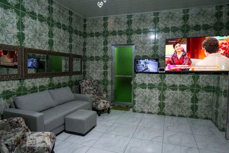 Sala de casa à venda com 3 quartos, 340m² em Vila Nova, Porto Alegre