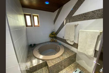 Casa à venda com 436m², 6 quartos e 6 vagasBanheiro