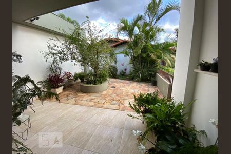 Casa à venda com 436m², 6 quartos e 6 vagasÁrea Externa