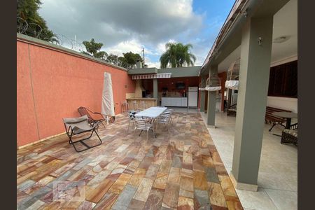 Casa à venda com 436m², 6 quartos e 6 vagasÁrea Externa