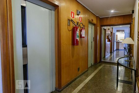 Studio para alugar com 47m², 1 quarto e 1 vaga Studio para alugar com 47m², 1 quarto e 1 vagaElevador