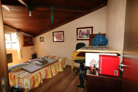 Casa à venda com 405m², 5 quartos e 4 vagas Casa à venda com 405m², 5 quartos e 4 vagasQuarto de Serviço