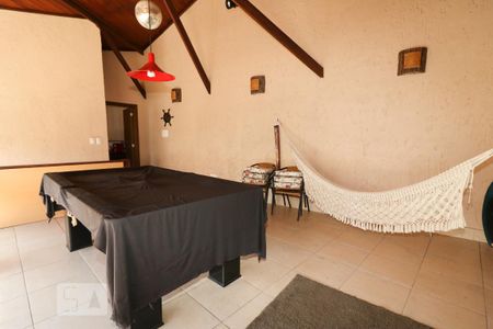 Casa à venda com 405m², 5 quartos e 4 vagas Casa à venda com 405m², 5 quartos e 4 vagasSala de Jogos