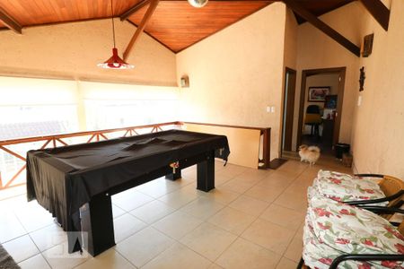 Casa à venda com 405m², 5 quartos e 4 vagas Casa à venda com 405m², 5 quartos e 4 vagasSala de Jogos