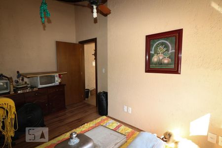 Casa à venda com 405m², 5 quartos e 4 vagas Casa à venda com 405m², 5 quartos e 4 vagasQuarto de Serviço