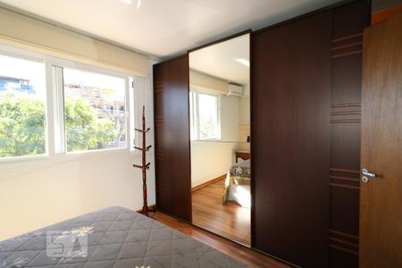Casa à venda com 405m², 5 quartos e 4 vagas Casa à venda com 405m², 5 quartos e 4 vagasQuarto 1