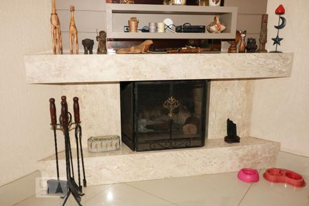Casa à venda com 405m², 5 quartos e 4 vagas Casa à venda com 405m², 5 quartos e 4 vagasDetalhe Sala 2