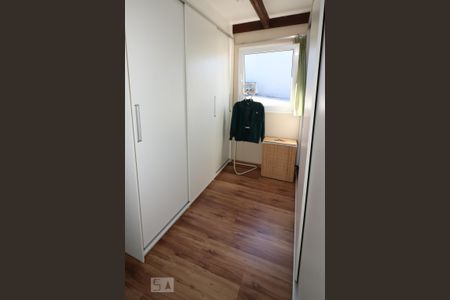 Casa à venda com 405m², 5 quartos e 4 vagas Casa à venda com 405m², 5 quartos e 4 vagasCloset da suíte 1