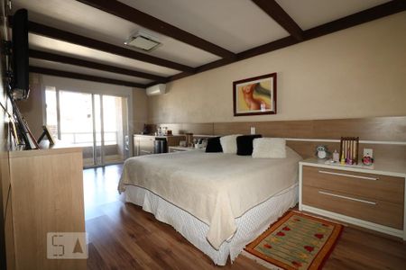 Casa à venda com 405m², 5 quartos e 4 vagas Casa à venda com 405m², 5 quartos e 4 vagasQuarto Suíte