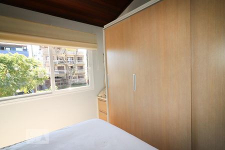 Casa à venda com 405m², 5 quartos e 4 vagas Casa à venda com 405m², 5 quartos e 4 vagasQuarto 2 - Suíte