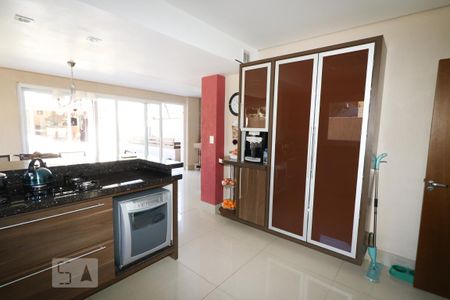 Casa à venda com 405m², 5 quartos e 4 vagas Casa à venda com 405m², 5 quartos e 4 vagasCozinha